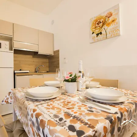 Center Lux, 1br, Ac, Wifi, By Tilo 3* Genova